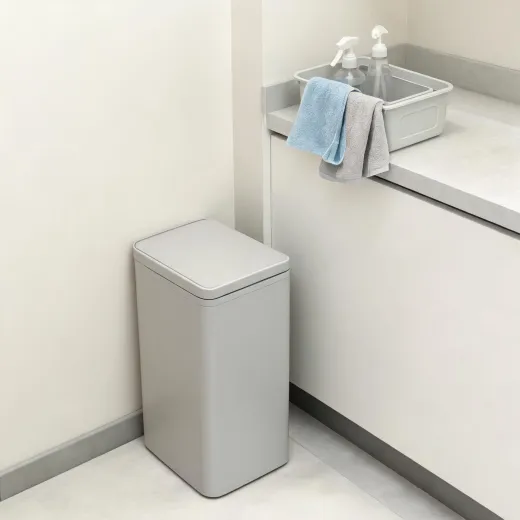 Kitchen trash can with tidy utility setup